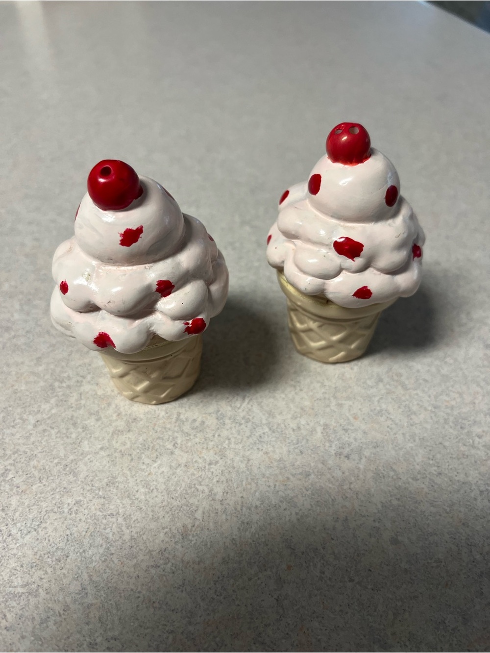 Vintage Chalk wate Ice Cream Cone Salt and Pepper Set - White & Red